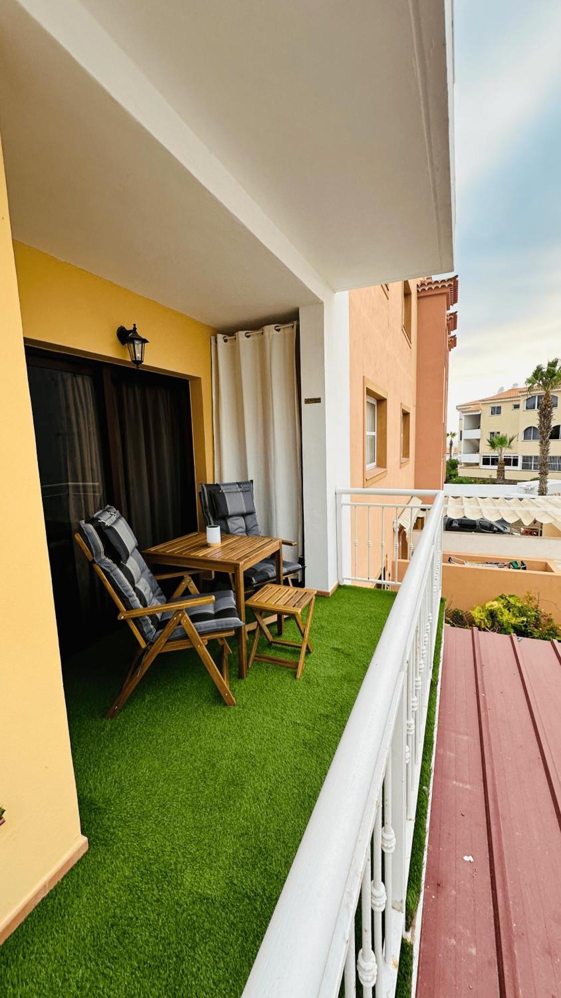 Apartamento Brisas Del Sur - Oasis Tenerife Sur Плая де Сан Хуан Екстериор снимка
