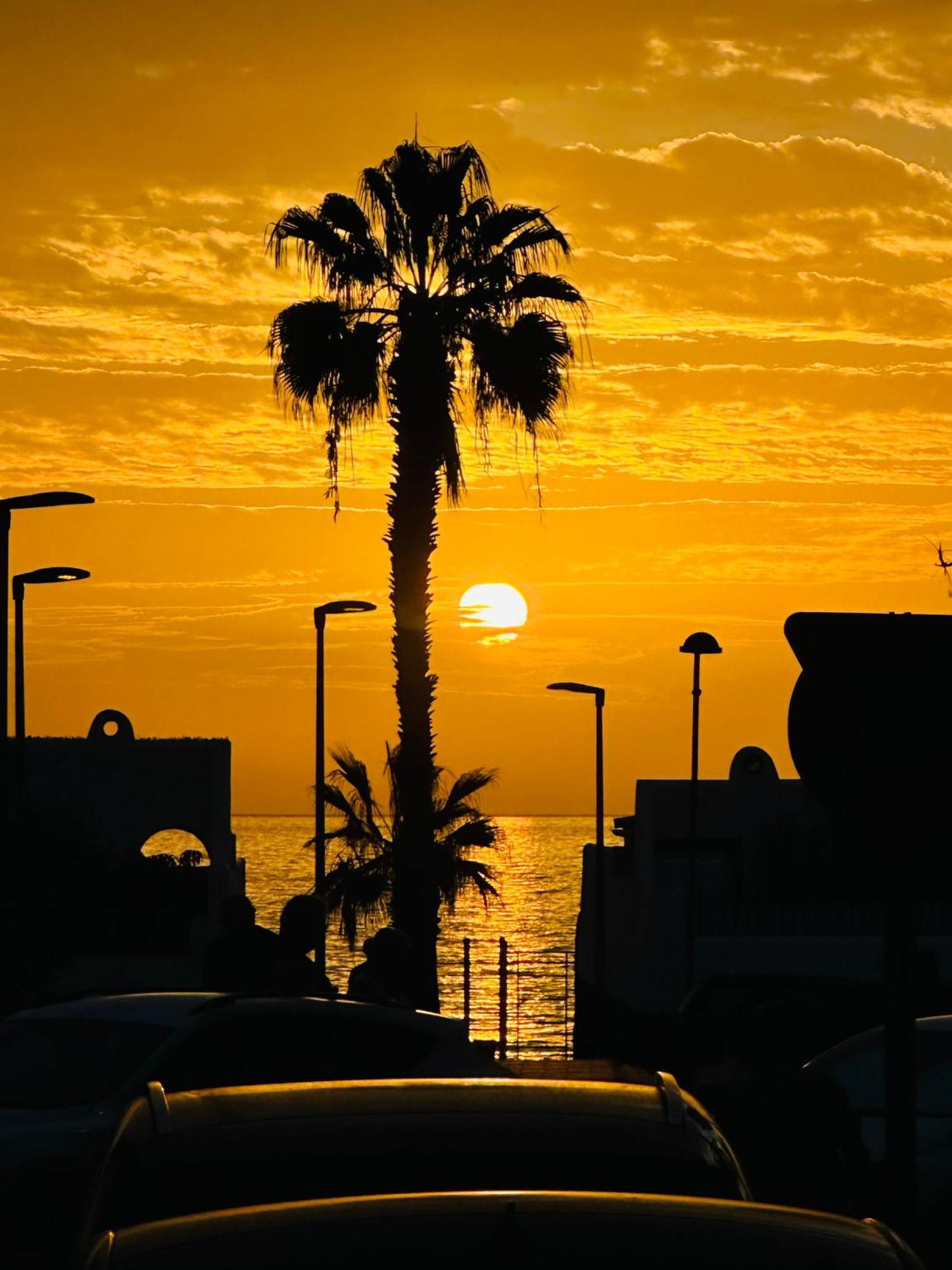 Apartamento Brisas Del Sur - Oasis Tenerife Sur Плая де Сан Хуан Екстериор снимка
