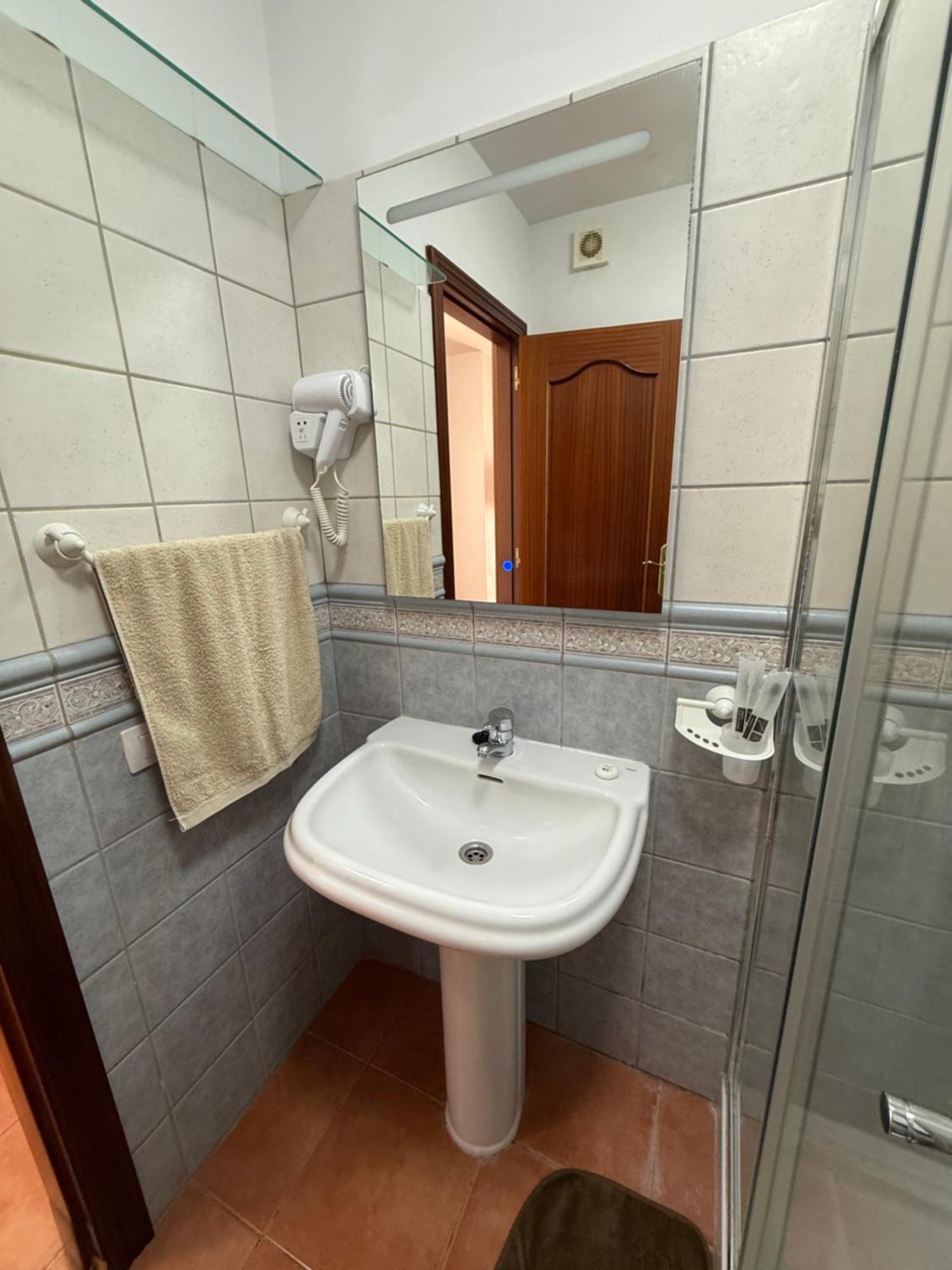 Apartamento Brisas Del Sur - Oasis Tenerife Sur Плая де Сан Хуан Екстериор снимка